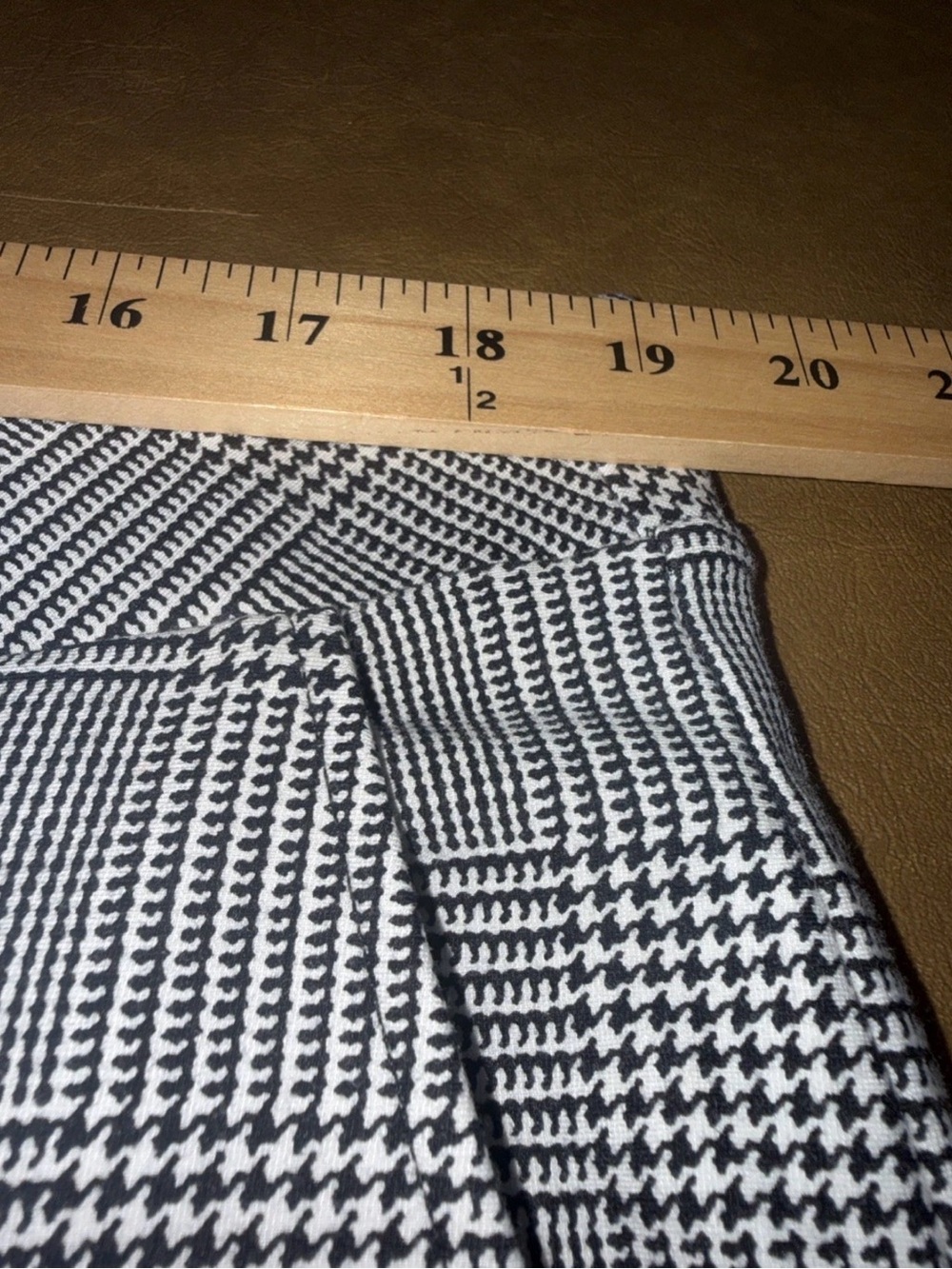 Torrid Women's Sz 2R Pull On Flat Front Career Pant Black / White Houndstooth - Picture 10 of 13